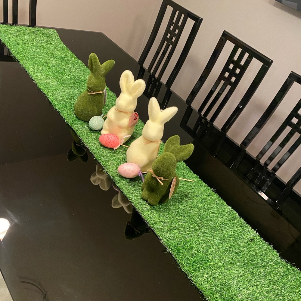 Easter Faux Turf Green Table Runner . New no tags